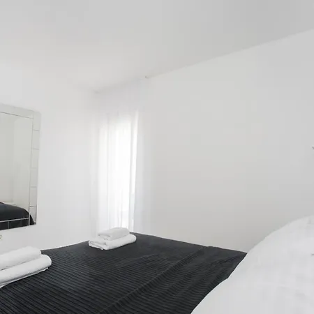 Silver Stone Apartman *