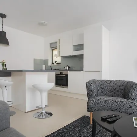 Silver Stone Apartment *